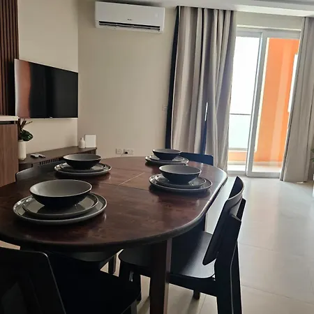 Highly Finished Two Bedroom In St Pauls Bay 아파트 세인트폴스베이