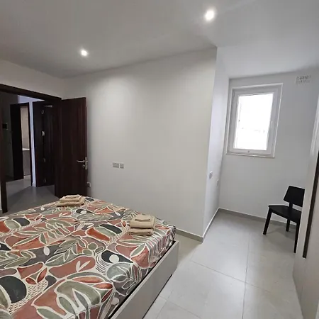 Highly Finished Two Bedroom In St Pauls Bay