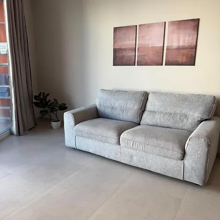 Highly Finished Two Bedroom In St Pauls Bay 아파트 *